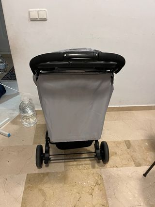 Carrito de bebé reclinable gris