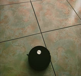 Robot aspirapolvere intelligente per pavimenti