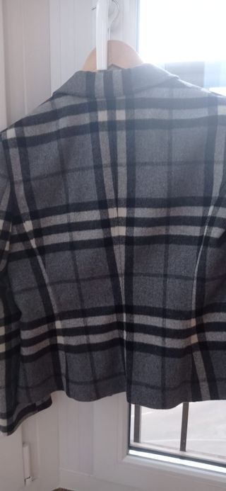 Americana Burberry cuadros grises y negros