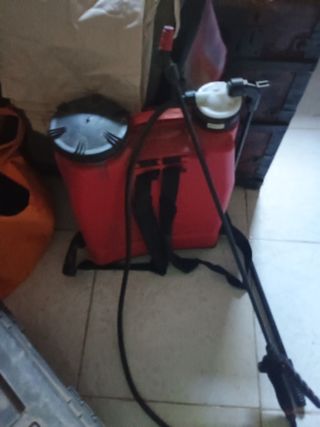 Sulfatadora de mochila roja