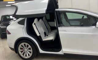 Tesla Model X 2020