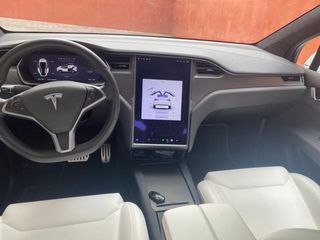 Tesla Model X 2020