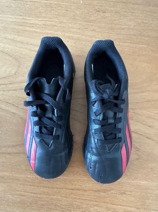Botas Fútbol Adidas Niño Turf Negras 1 solo uso.