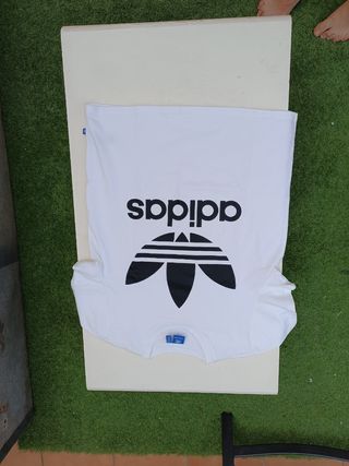 Camiseta Adidas Blanca con Logo Trefoil