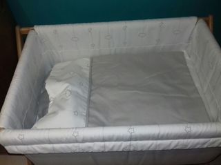 Minicuna con 2 vestiduras