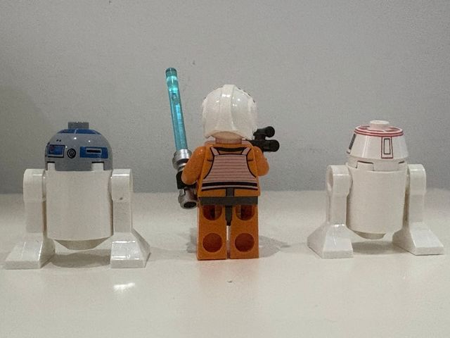 Figuras Lego Star Wars R2-D2 y Luke Skywalker