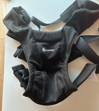 Mochila porteo Ergobaby Negra