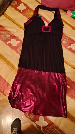 Vestido Negro y Rosa con Hebilla