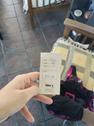 Vestido Negro y Rosa con Hebilla
