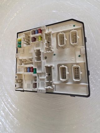 Caja fusibles Renault Megane III
