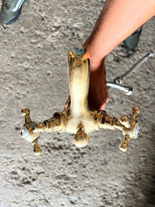 Grifo Stil Antic Dorado