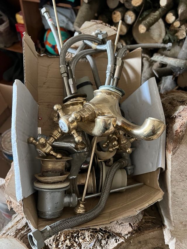 Grifo Stil Antic Dorado