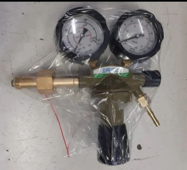 Regolatore di argon e CO2