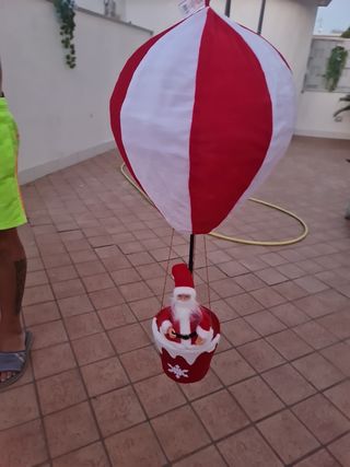 Babbo Natale decorativo con mongolfiera