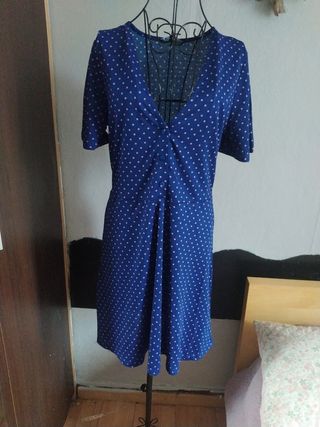 Vestido de lunares azul y rosa