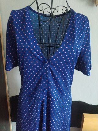 Vestido de lunares azul y rosa