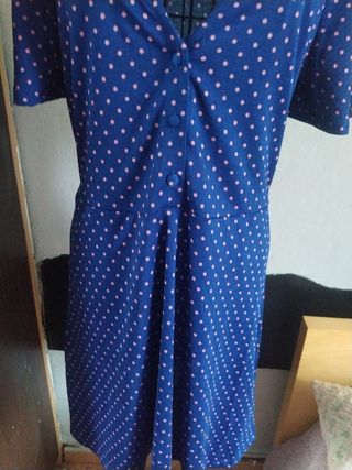 Vestido de lunares azul y rosa