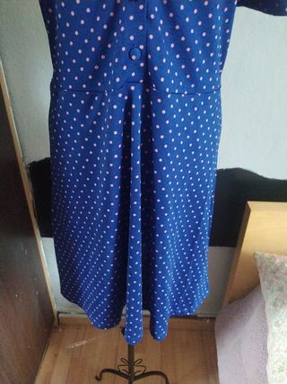 Vestido de lunares azul y rosa