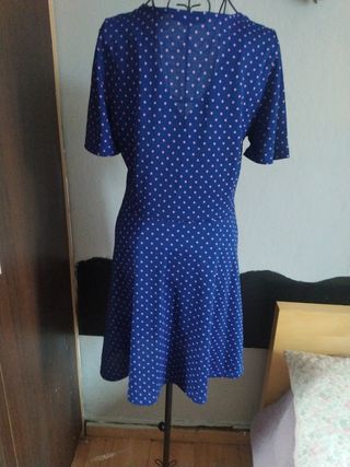 Vestido de lunares azul y rosa