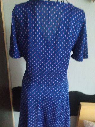 Vestido de lunares azul y rosa