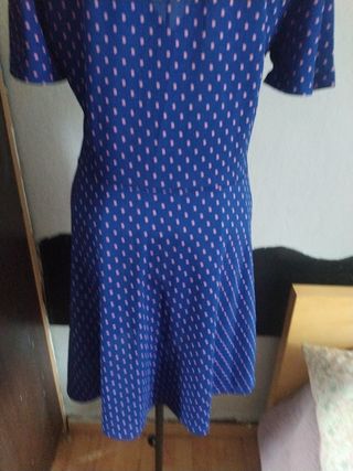 Vestido de lunares azul y rosa