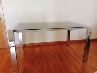 Mesa de salón cristal y metal