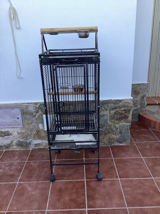 Jaula para loros negra