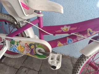 Bicicleta infantil rosa de princesas