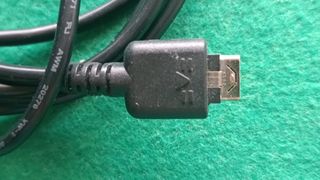 Cavo LG da USB-A a Micro-USB (dati e ricarica) — 1 m