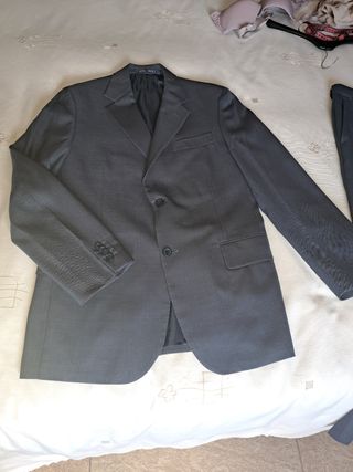 Traje de hombre azul oscuro