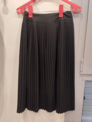 Falda larga plisada negra