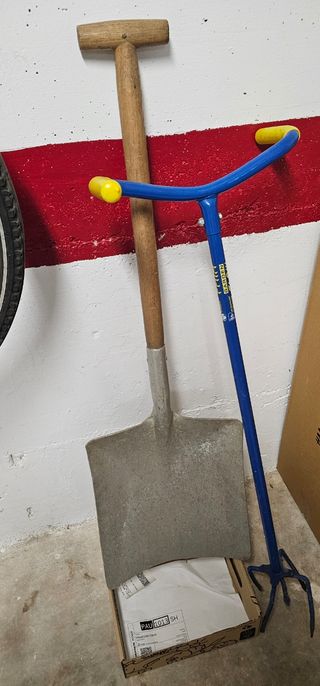 Garra de jardín y pala grande