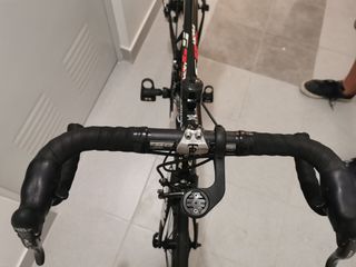 Bicicleta de carretera negra look 595