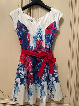 Abito elegante Rinascimento floreale