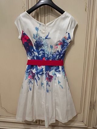 Abito elegante Rinascimento floreale