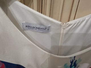 Abito elegante Rinascimento floreale