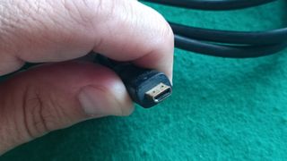 Cable HDMI a Micro-HDMI (Tipo A ⟷ Tipo D) – ~1,5 m