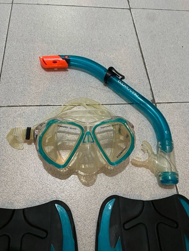 Kit de Snorkel Boomerang: aletas, tubo y gafas (M)