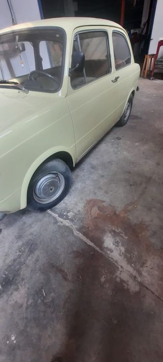 SEAT 850 2025
