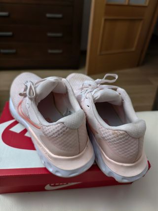 Nike Renew Talla 39 Rosa y Blanco