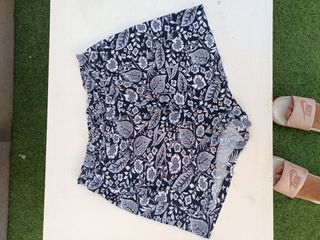 Pantalones H&M florales negros