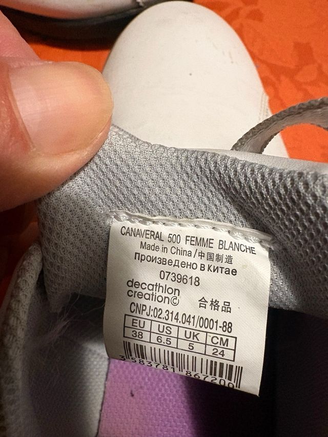 Zapatos de golf cuero blanco T38 marca Inesis