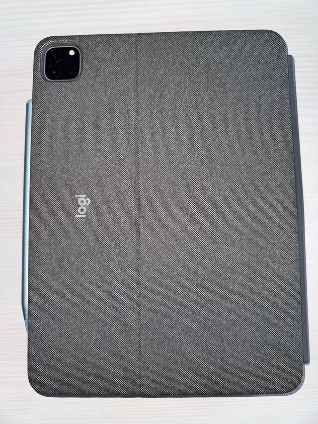 Teclado Logitech Combo Touch iPad Pro
