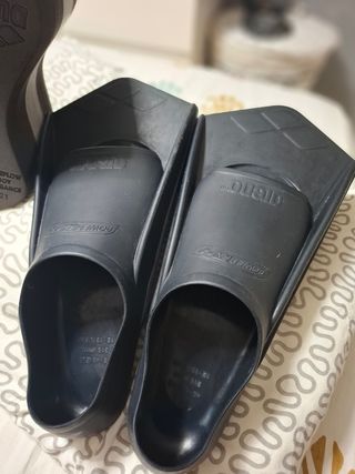 Pack Arena Piscina: Gorro, Aletas y Pullbuoy