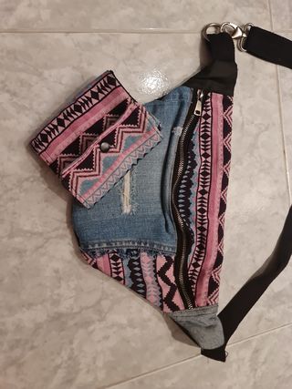 Riñonera y monedero maxi estampado