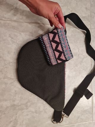 Riñonera y monedero maxi estampado