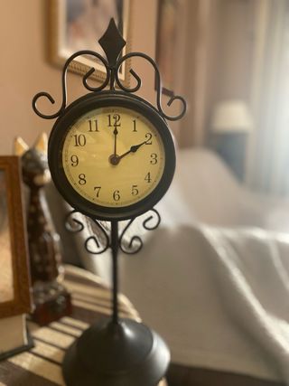 Reloj de mesa decorativo