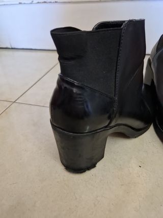 Botines negros tacón