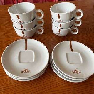 Juego de 6 tazas de café con platillos