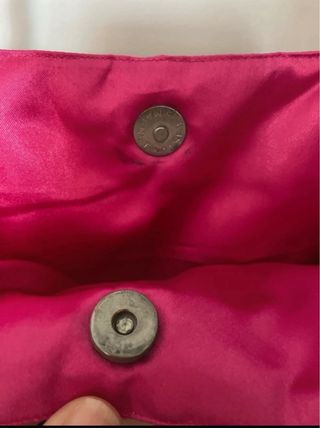Bolso Fucsia con Flores Bordadas